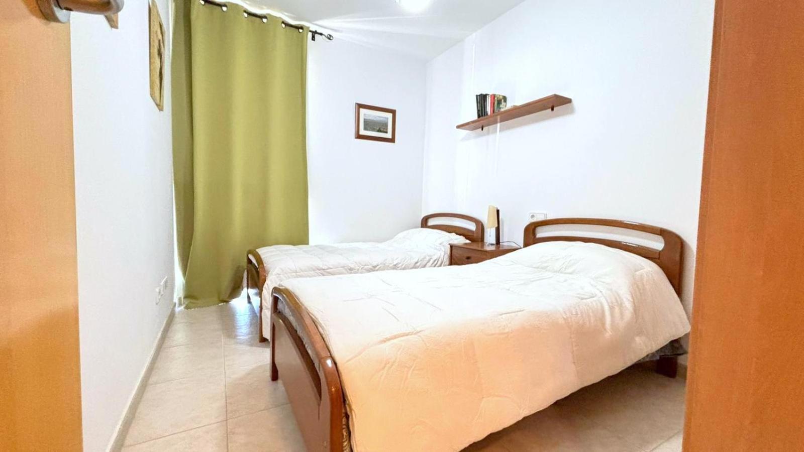 Puigmal Apartment เอมปูเรียบราบา ภายนอก รูปภาพ