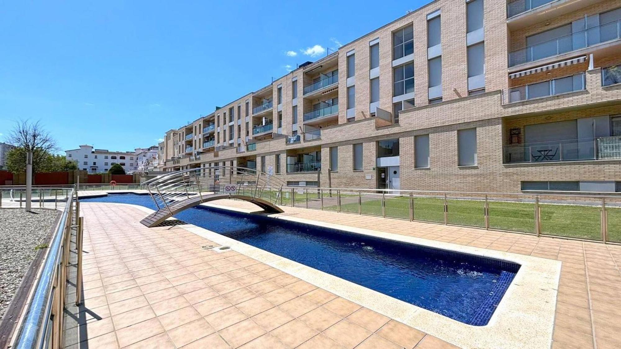 Puigmal Apartment เอมปูเรียบราบา ภายนอก รูปภาพ