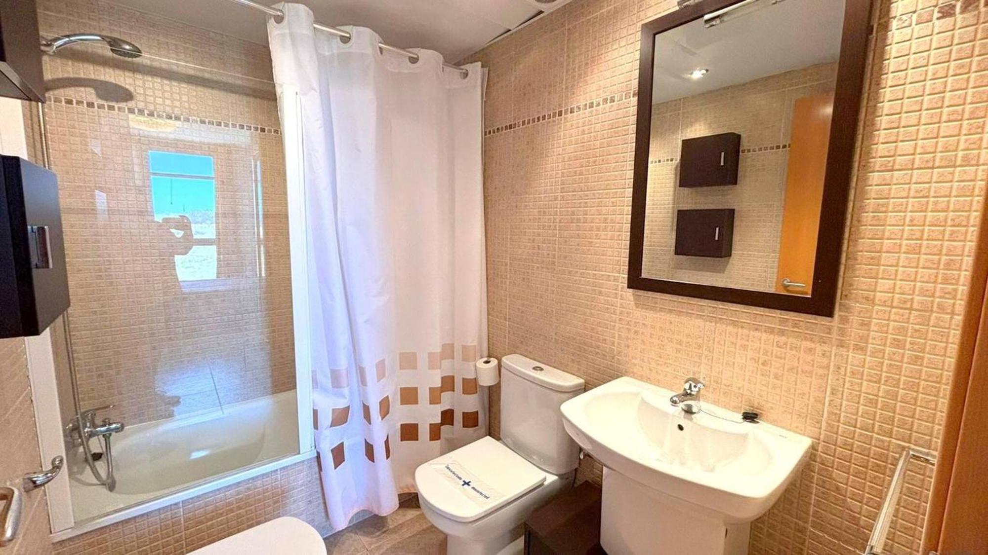 Puigmal Apartment เอมปูเรียบราบา ภายนอก รูปภาพ