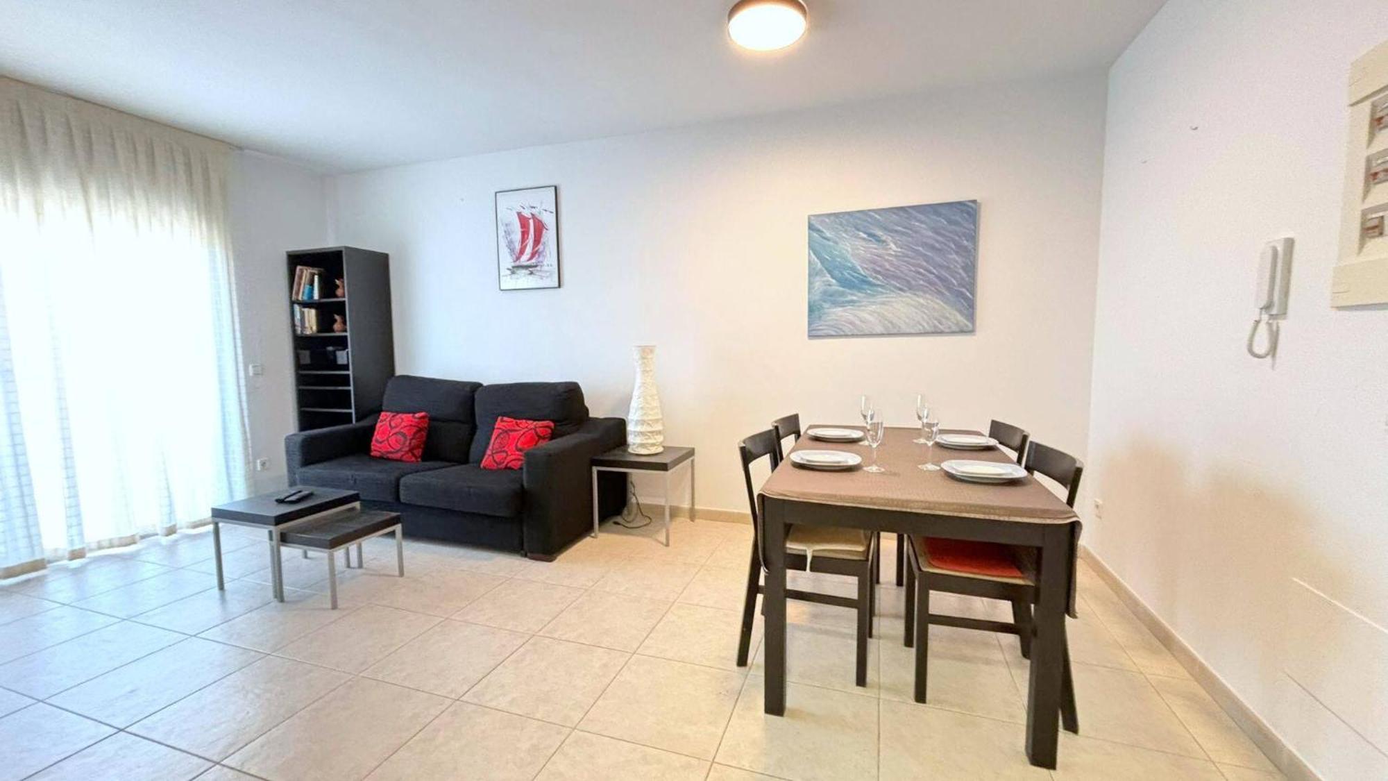 Puigmal Apartment เอมปูเรียบราบา ภายนอก รูปภาพ